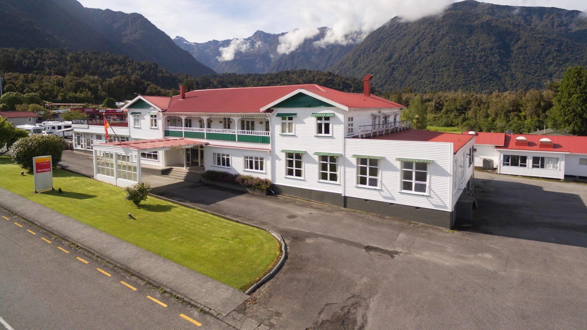 Heartland Hotel Fox Glacier Exteriör bild